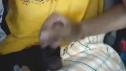 वह हिंदी में सेक्सी वीडियो फिल्म अपनी चाची के अंदर चला गया है